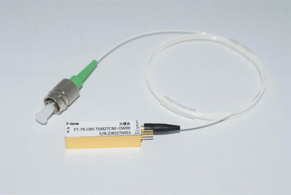 3GHz DWDM集成模拟光发？？？